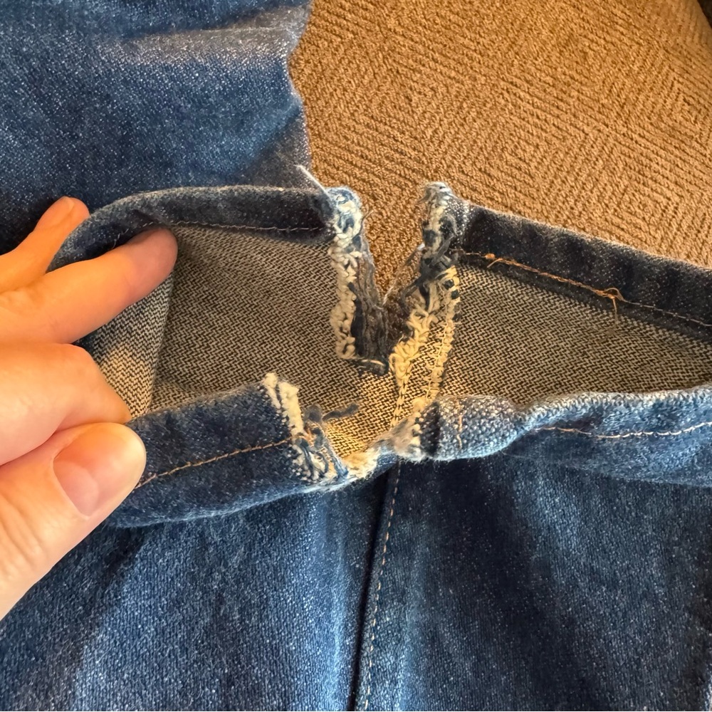 Men's Wrangler 13MWZ Jeans size 32x36 - Picture 3 of 7